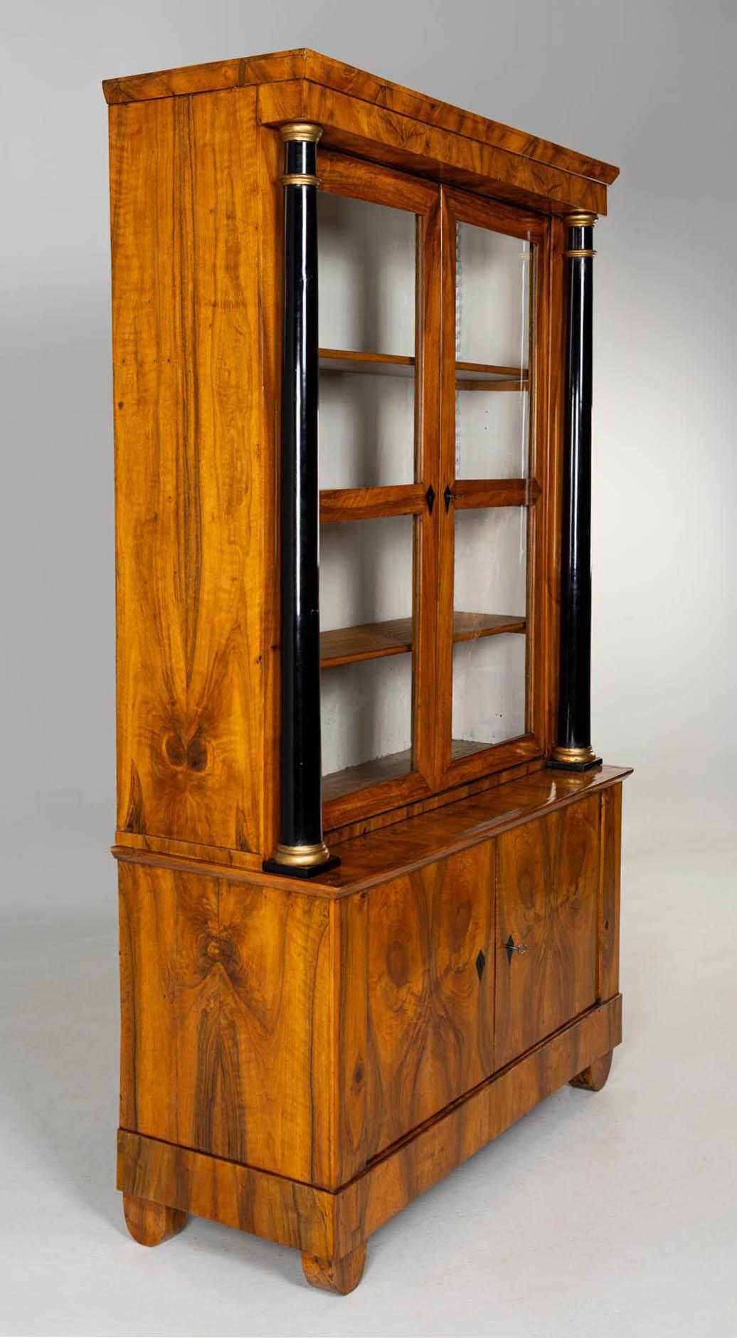 19th Century German Biedermeier Bookcase with Columns, Walnut, circa 1825 For Sale 4