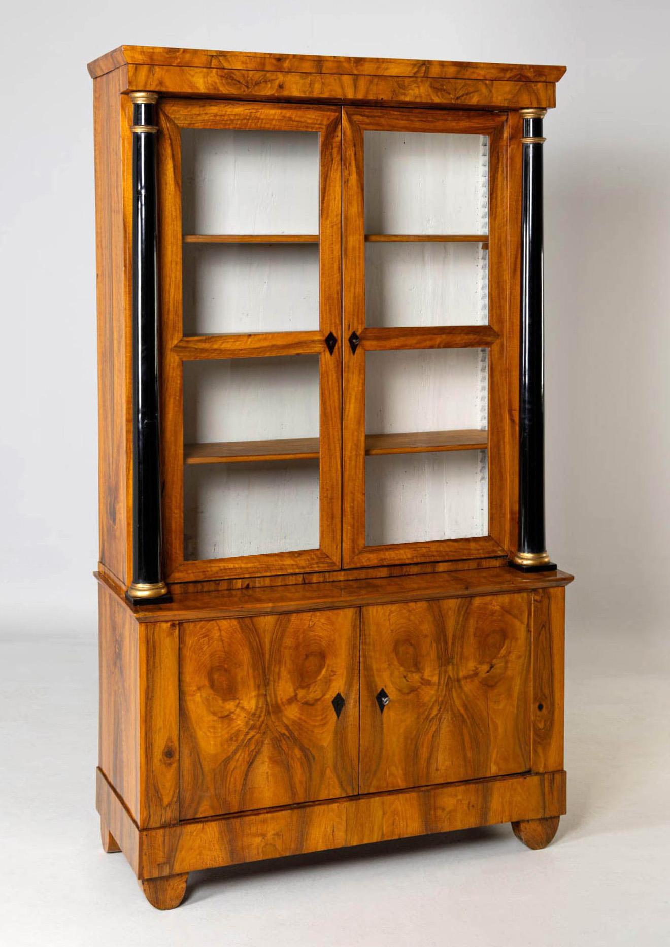 19th Century German Biedermeier Bookcase with Columns, Walnut, circa 1825 For Sale 3