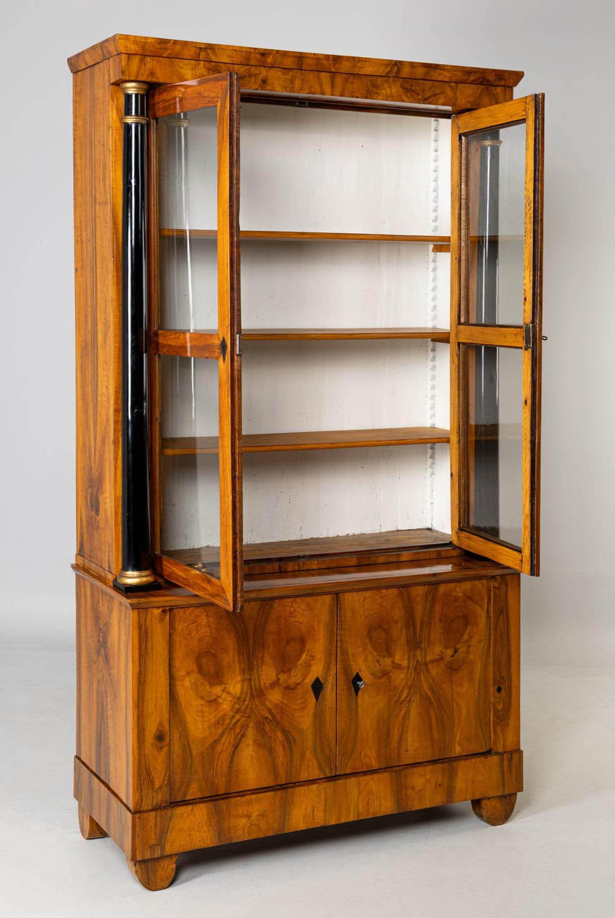 19th Century German Biedermeier Bookcase with Columns, Walnut, circa 1825 For Sale 5