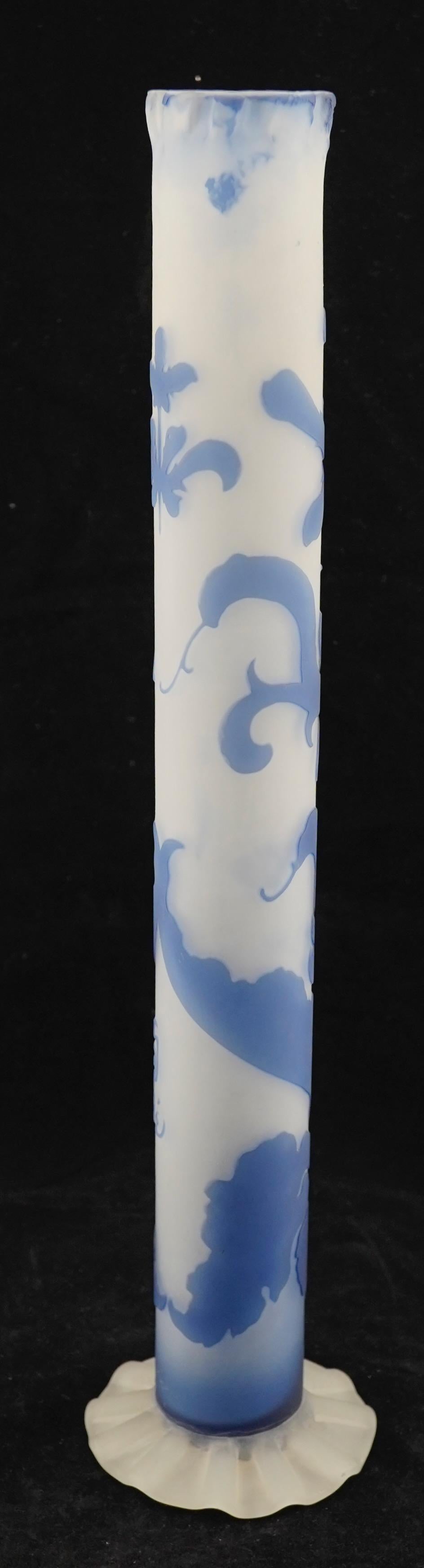Realizzato con acquaforte Vaso di vetro Emile Galle Early Cameo in vendita