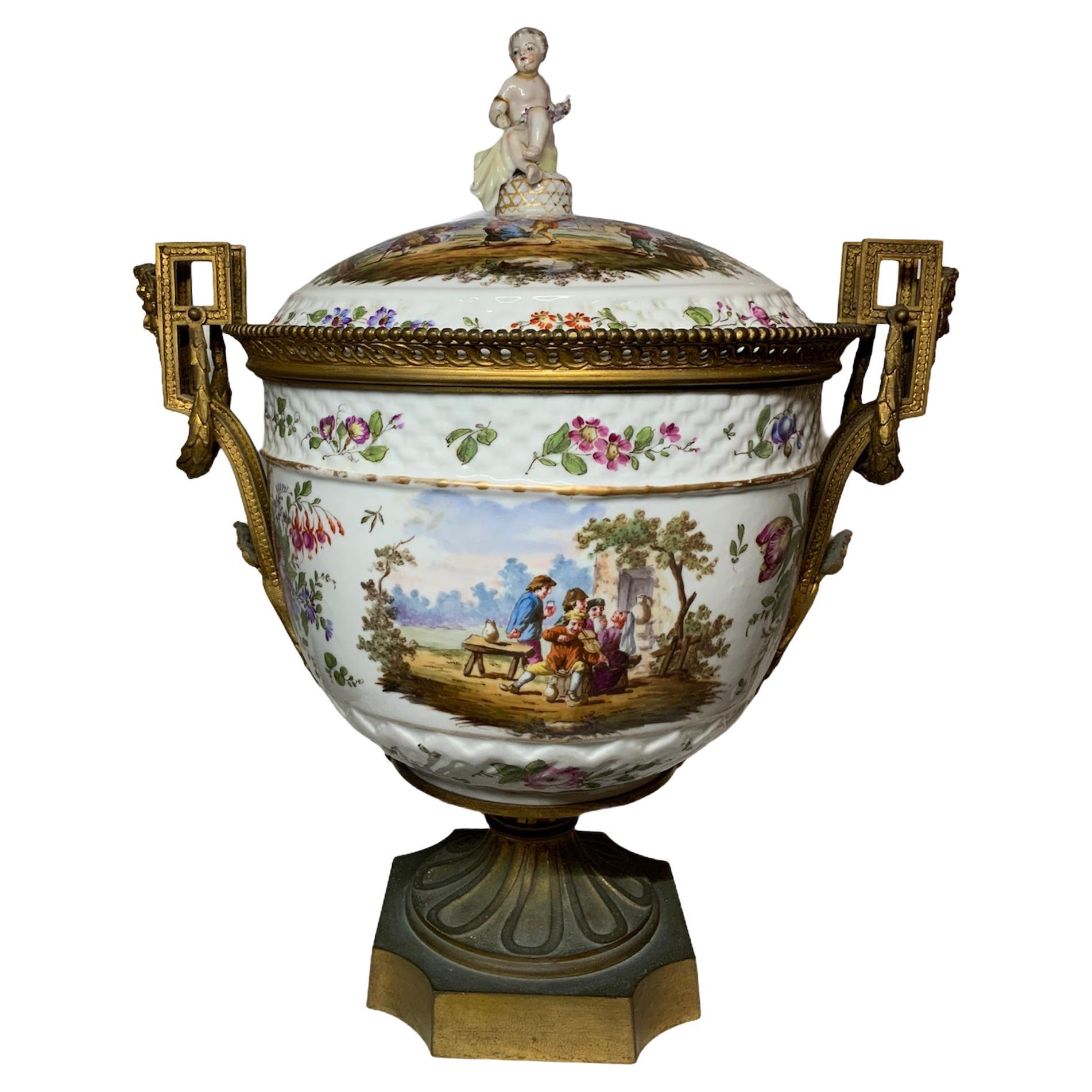 19th Century Meissen Style Porcelain Napoleon lll Bowl Vase Centerpiece For Sale