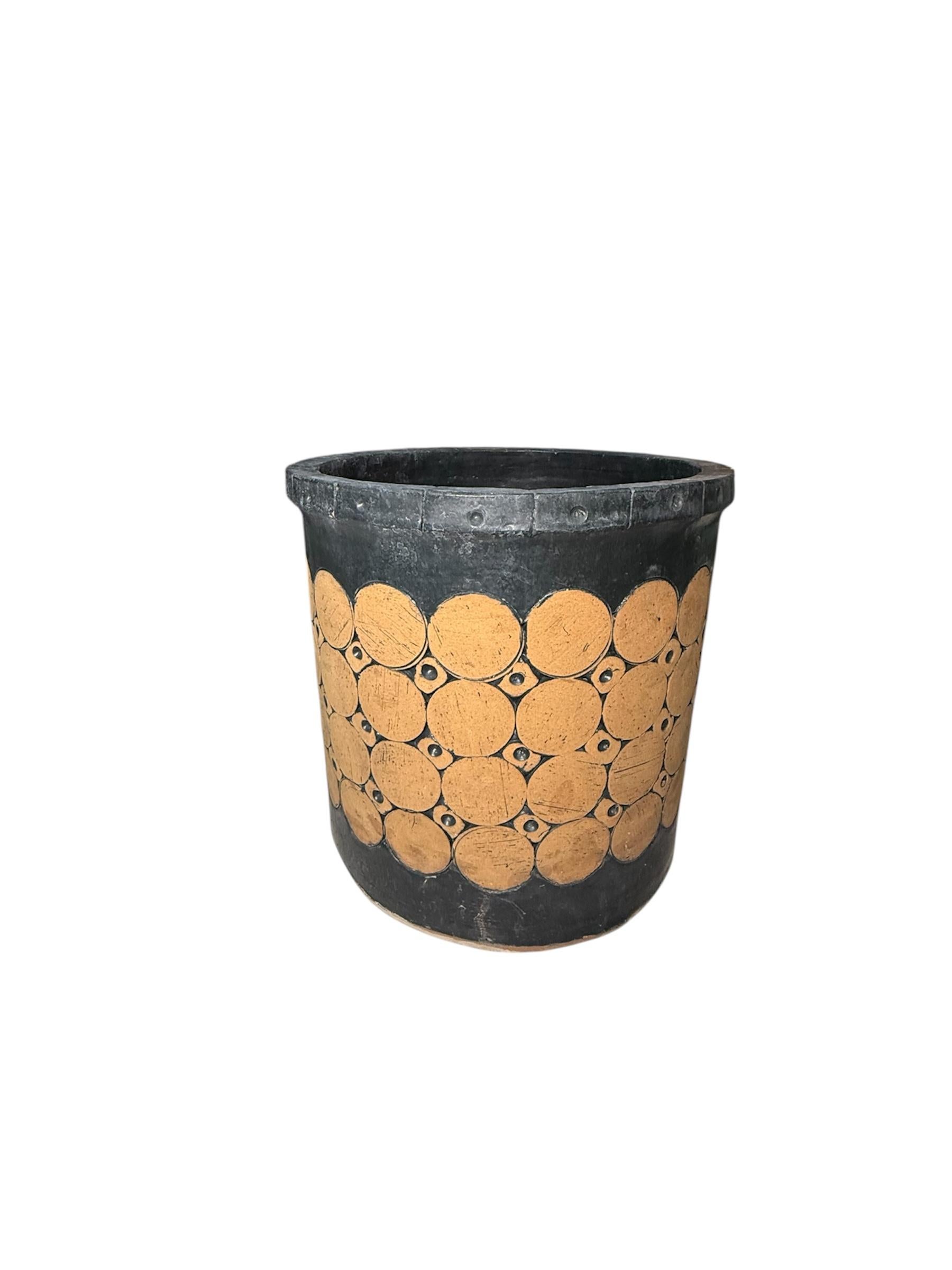 Moderno Vaso rotondo pesante in gres portoricano Isla Del Sol in vendita