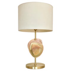 Lampe de bureau italienne satellite sur mesure en laiton satiné Onyx ambré, organique et moderne