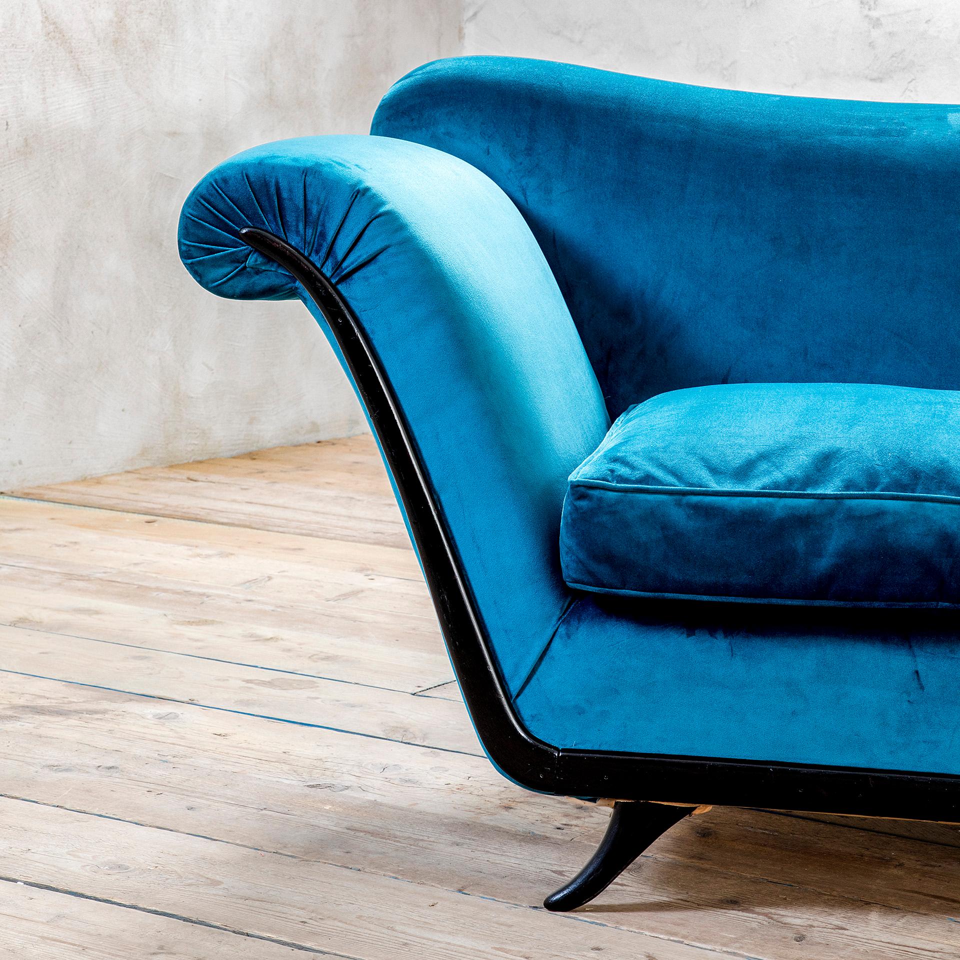 20th Century, Guglielmo Ulrich Blue Velvet Sofa 1950 Mid-20th Century en venta