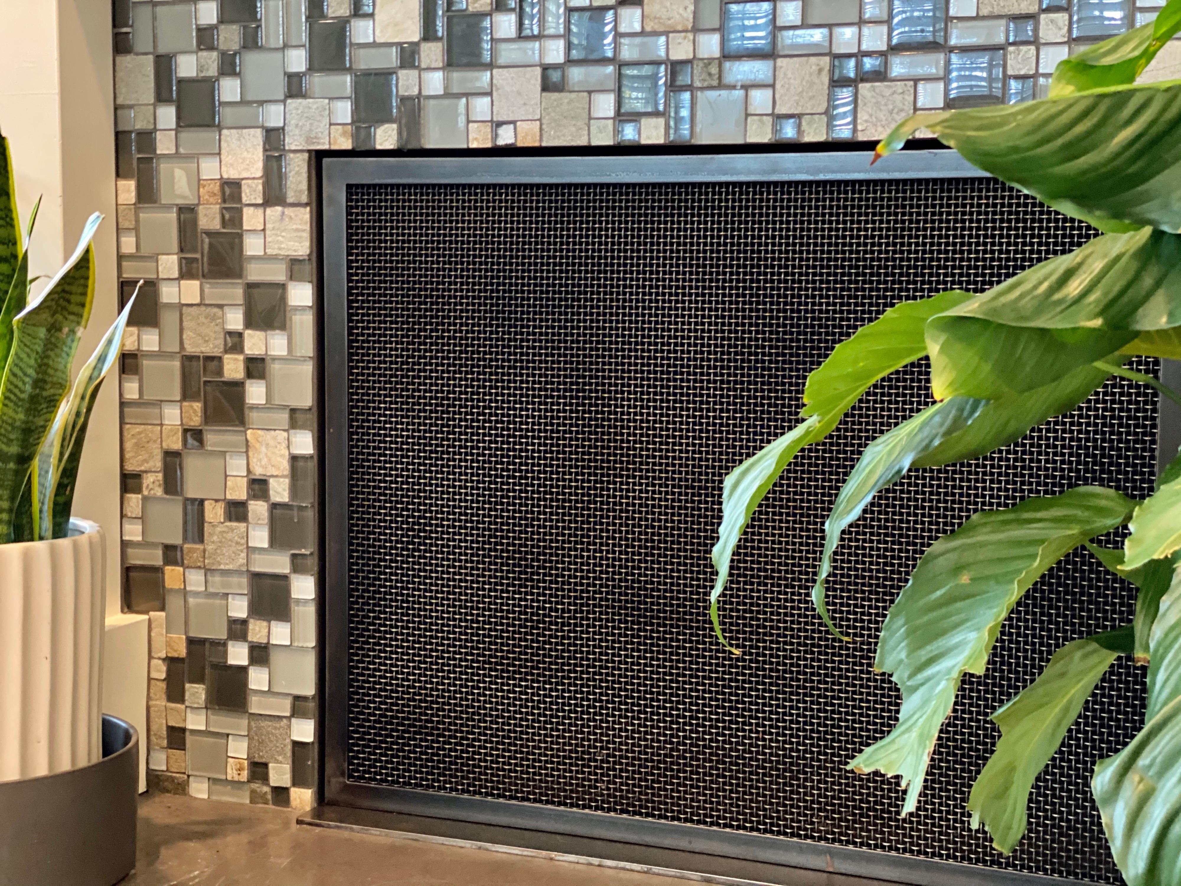 Fireplace Screen in Metal with a Blackened Steel Finish Customizable  In New Condition For Sale In Seattle, WA