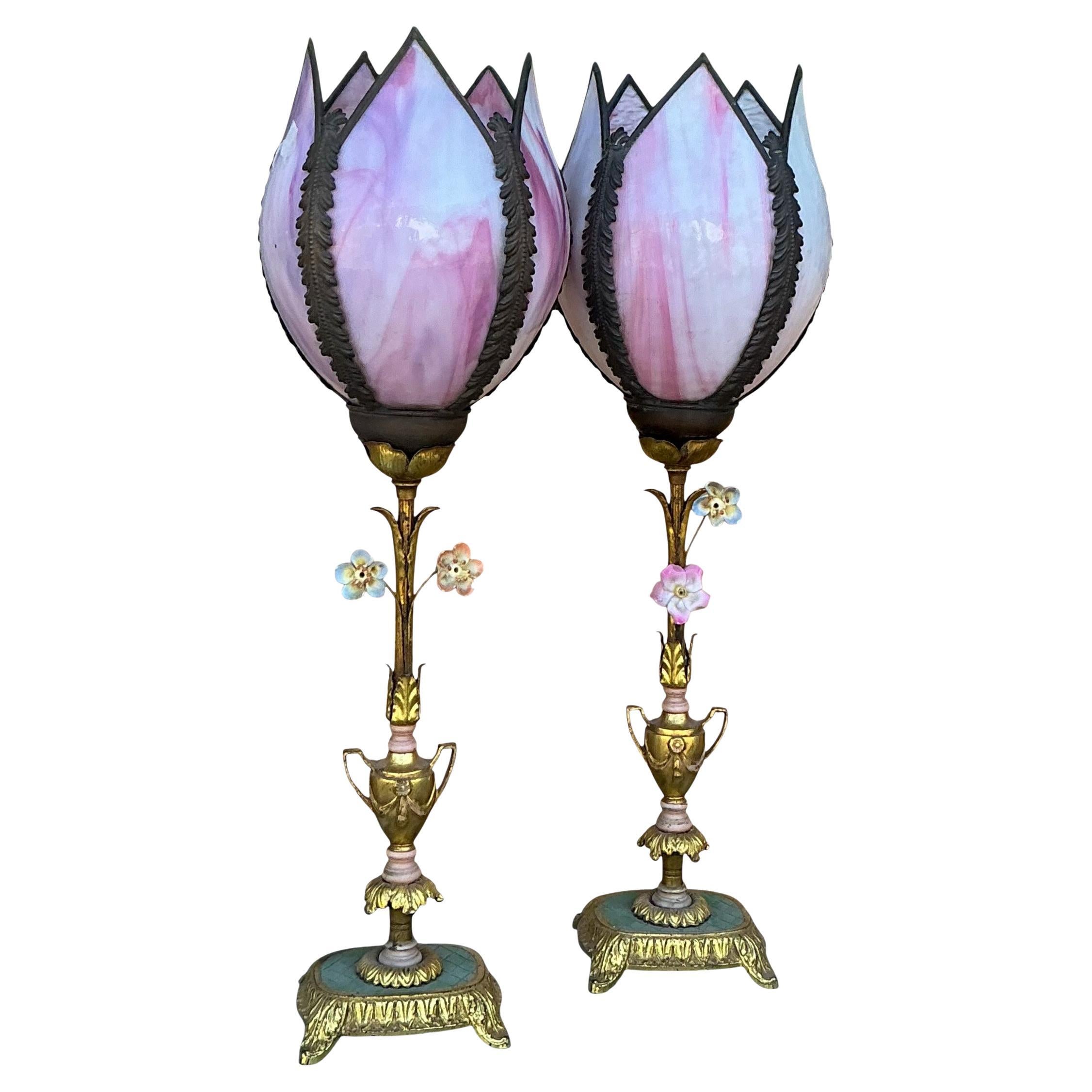 Lampe de chevet néo-classique en bronze doré avec abat-jour en verre de scorie - Paire en vente