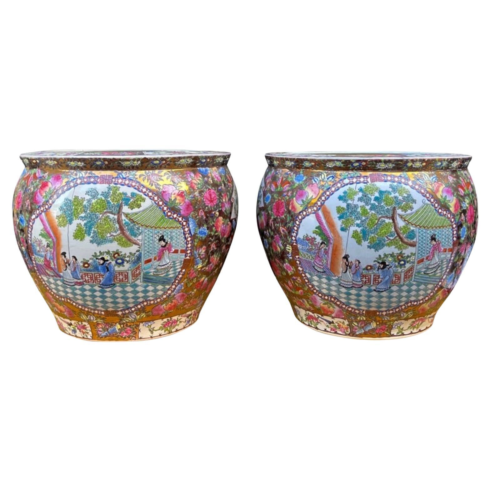 Paire de jardinières de style export chinois Famille Rose en vente