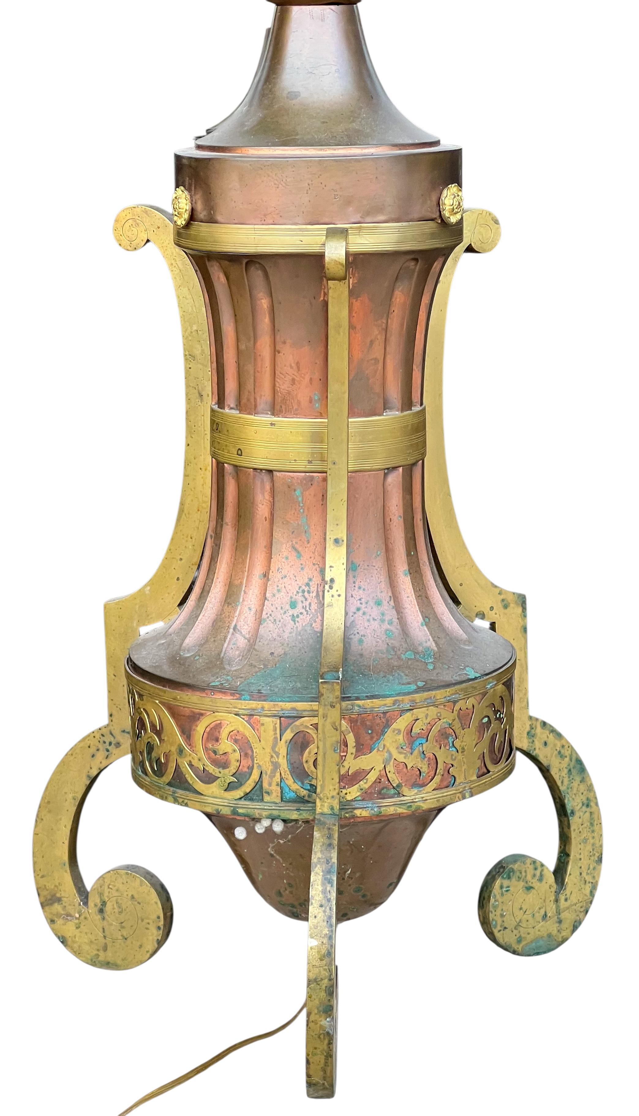 XIX secolo XIX sec. Torchiere italiane in rame e ottone / Lampade da terra / Piantane - Coppia in vendita