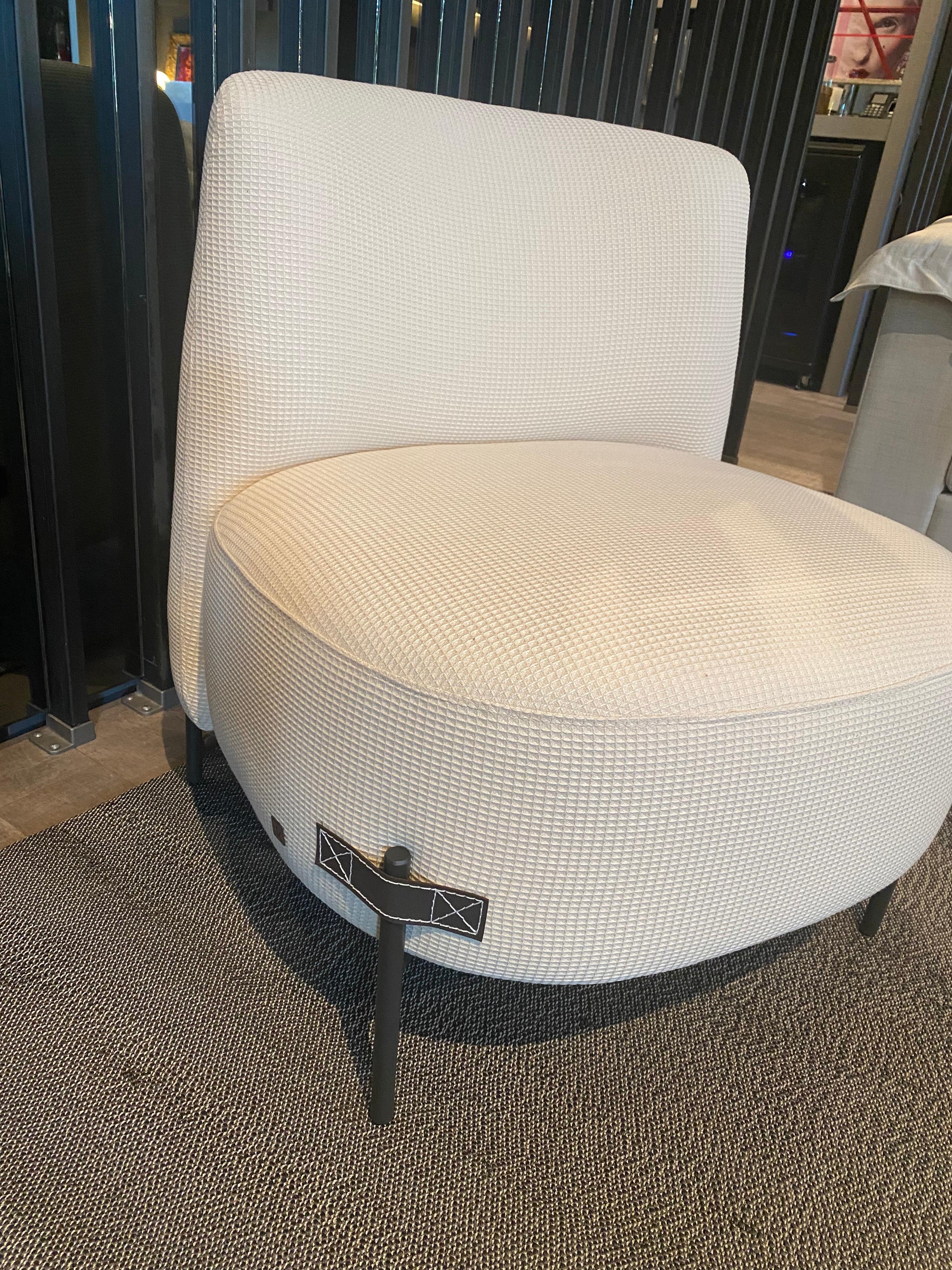 Sessel Breeze, cremefarben, mit Kunstlederdetails (Gemalt) im Angebot