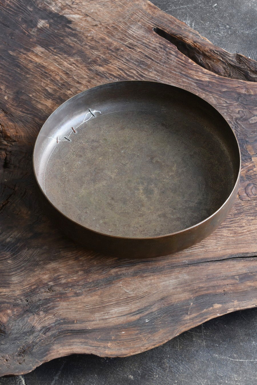 Plateau Alloyr japonais ancien en cuivre / 1800-1900 / Gong / Wabi-Sabi Art
