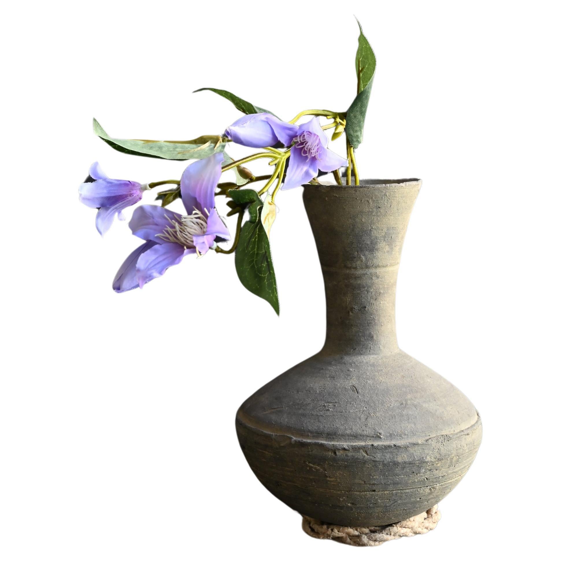 Jarre ancienne japonaise / faïence excavée / Sueki/ vase à fleurs en vente