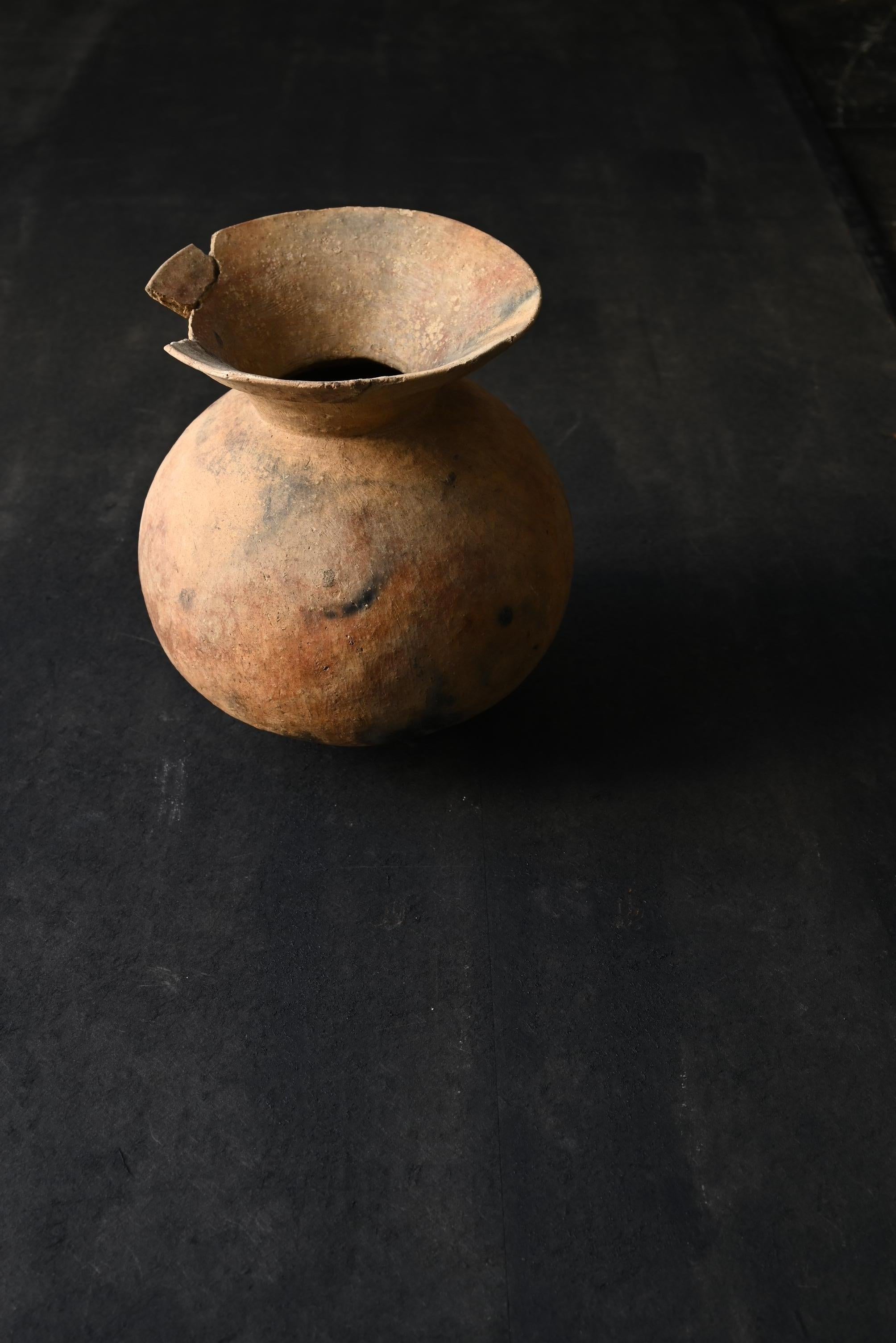 Sehr alte japanische Vase aus ausgegrabenem Steingut/Wabi Sabi-Vase (Sonstiges) im Angebot