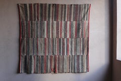 Tissu japonais ancien « sakiori » à rayures rouges, de fabrication patchwork