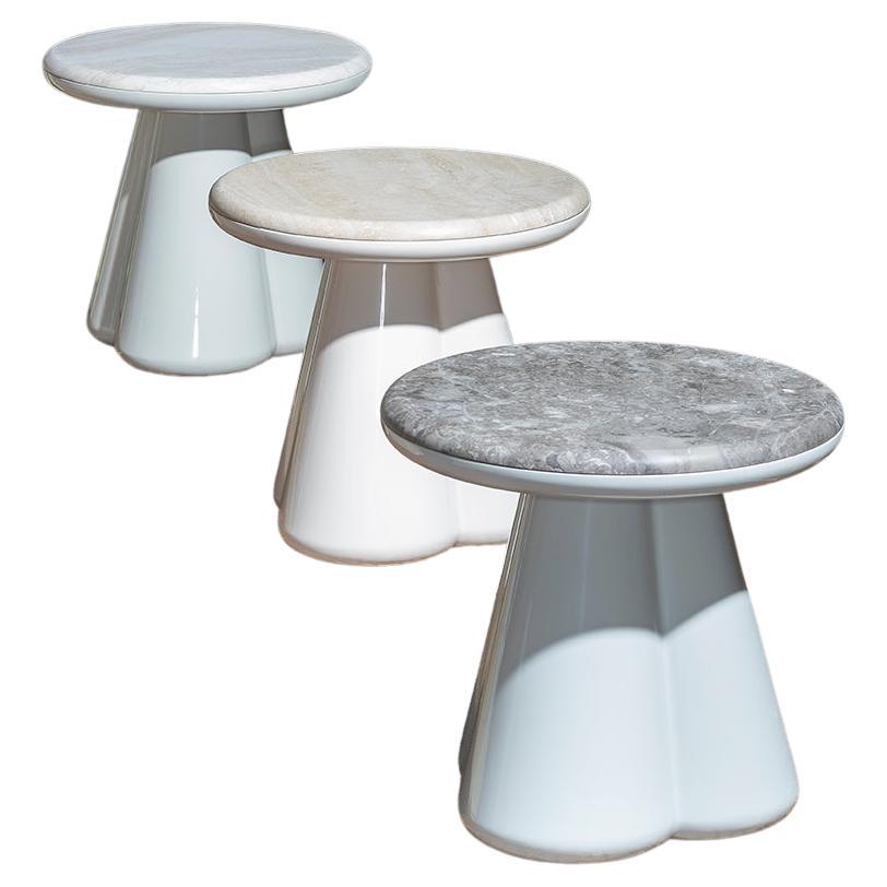 Anodo design di Elena Salmistraro, prodotto da Scapin Collezioni
Edizione limitata

Lucida o opaca, la grande base tripartita di Anodo in poliuretano laccato è ora disponibile in otto nuovi colori che riflettono le sfumature del piano in marmo.