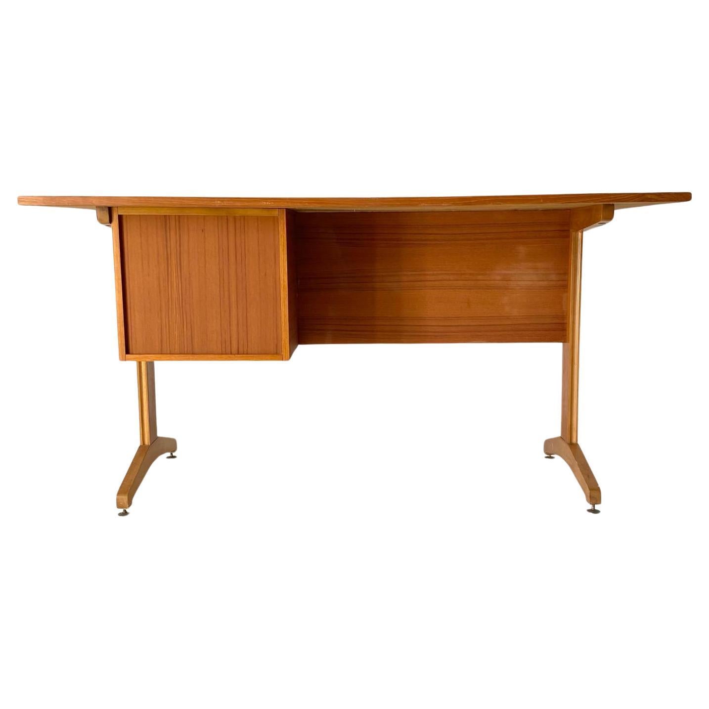 Italian Midcentury teak desk in the style of Gianfranco Frattini, Italy 1960's For Sale