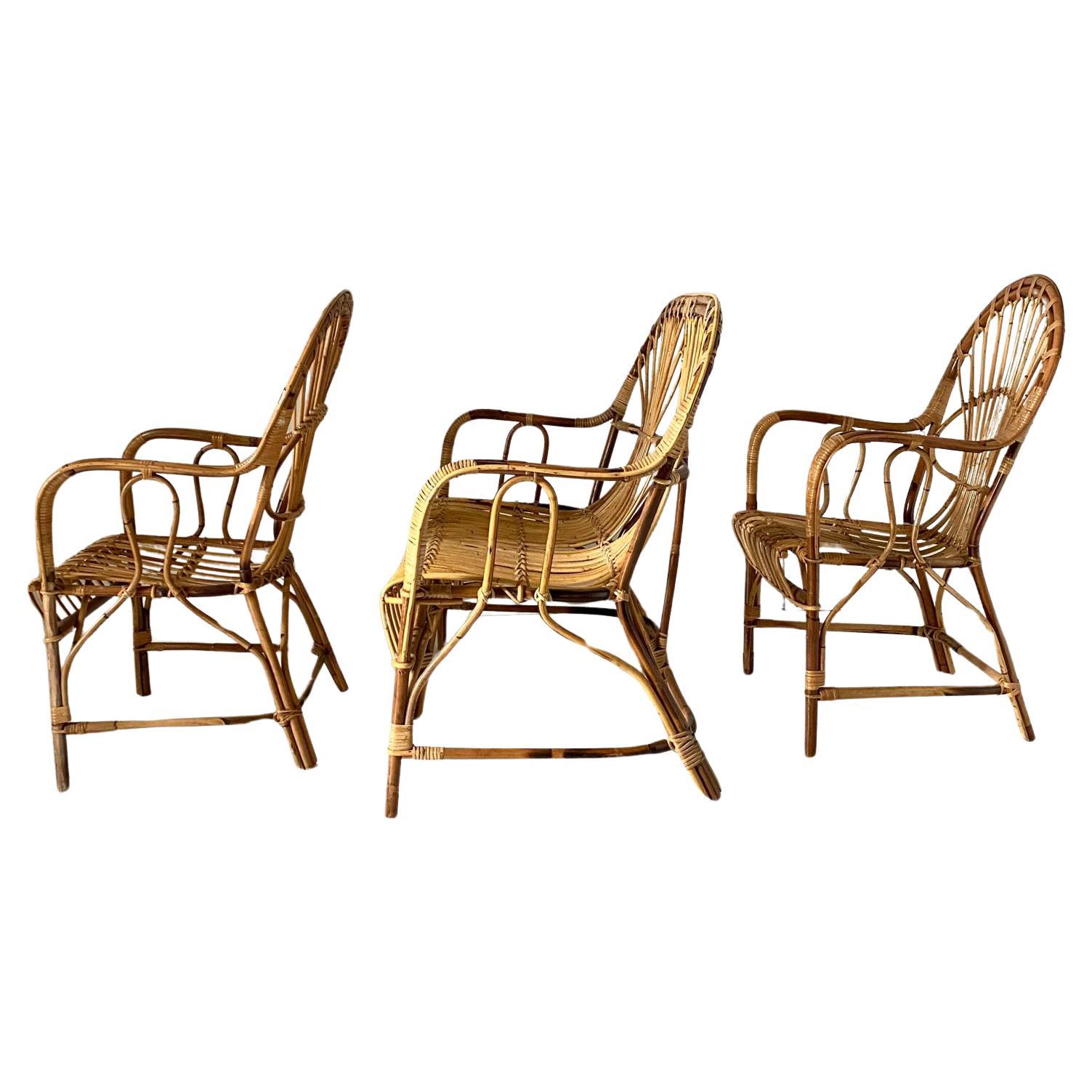 Ensemble canapé et fauteuil en rotin et bambou incurvé de style Franco Albini, Italie, années 1970

Cet ensemble de salon italien du milieu du siècle en bambou et rotin, datant des années 1970, se compose d'un canapé deux places et de deux fauteuils