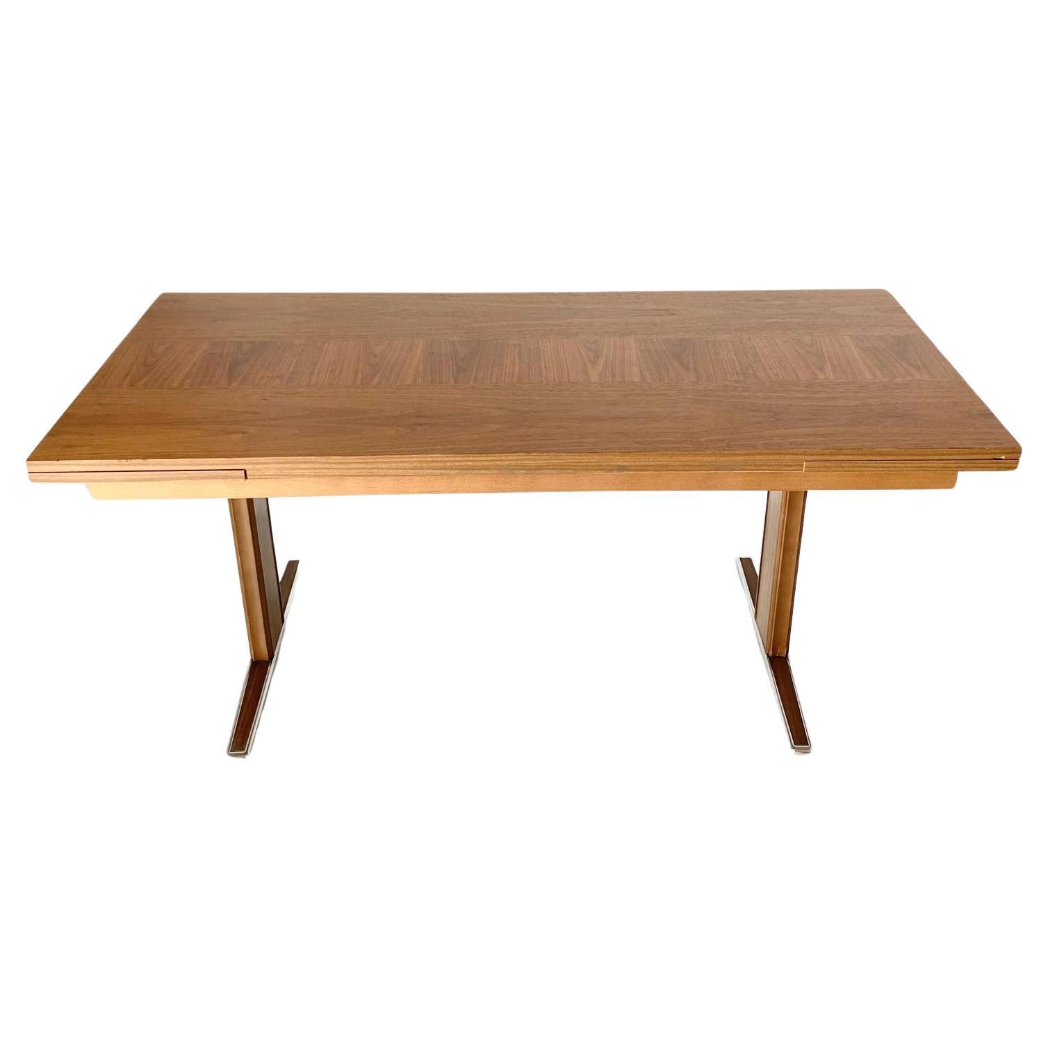Vintage extendible wood coffee Table, Italy 1970s In Good Condition For Sale In Ceglie Messapica, IT