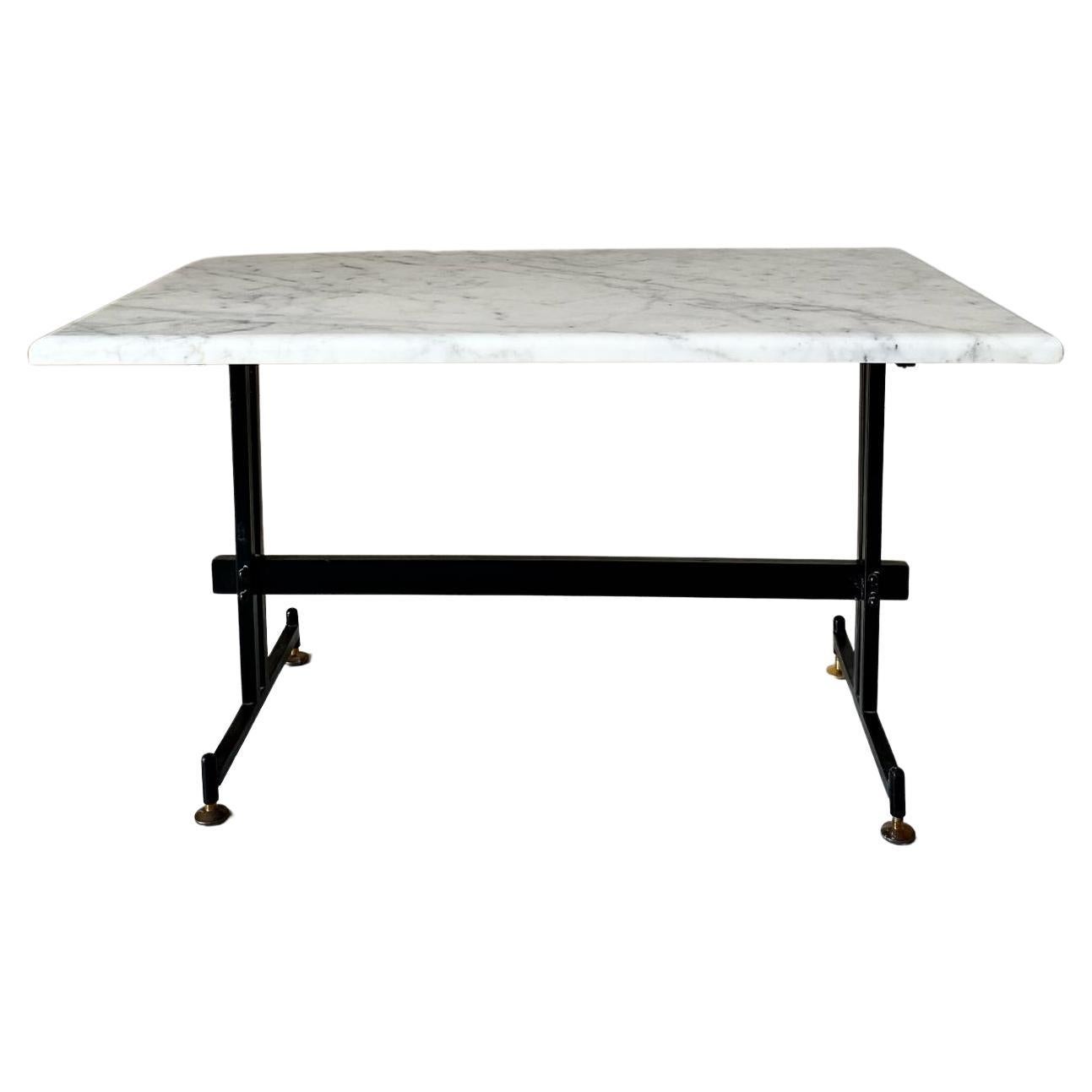 Vintage Carrara marble coffee table, Italy 1960s For Sale 2