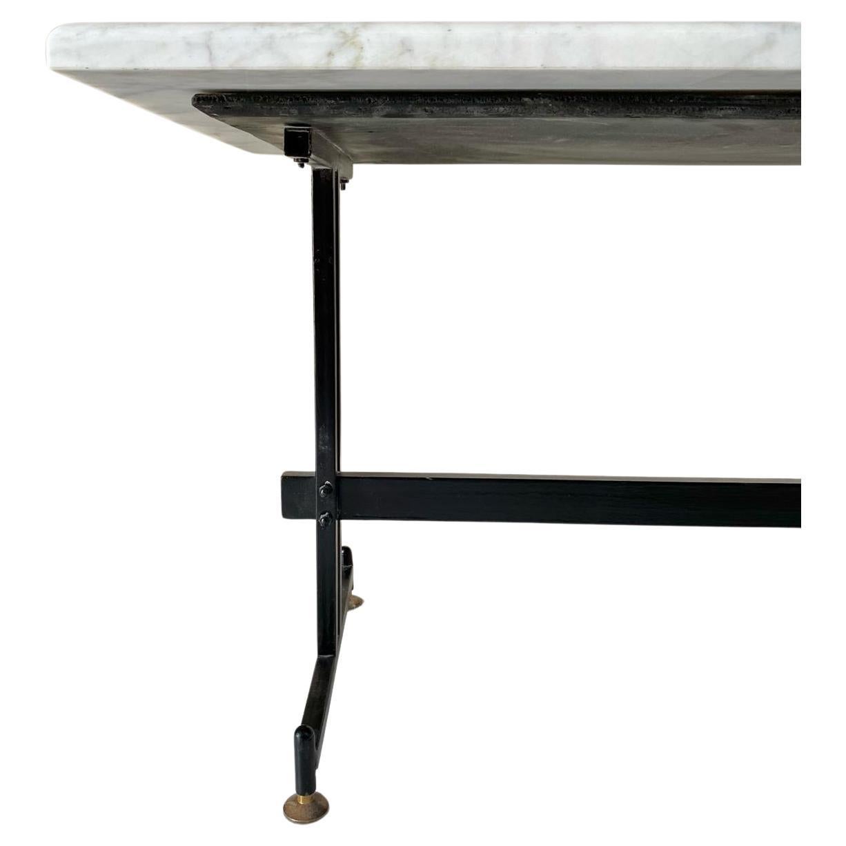 Vintage Carrara marble coffee table, Italy 1960s For Sale 1