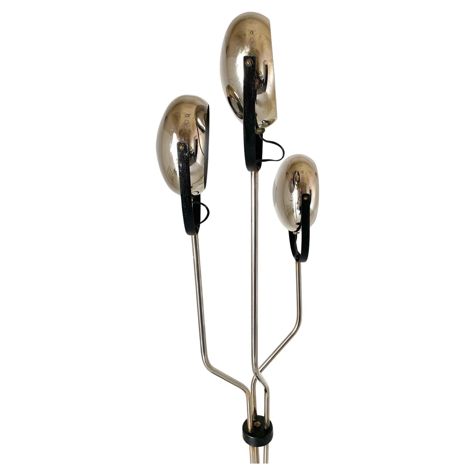 Vintage chromed floor lamp with three adjustable lights spots, Reggiani 1960s For Sale 3