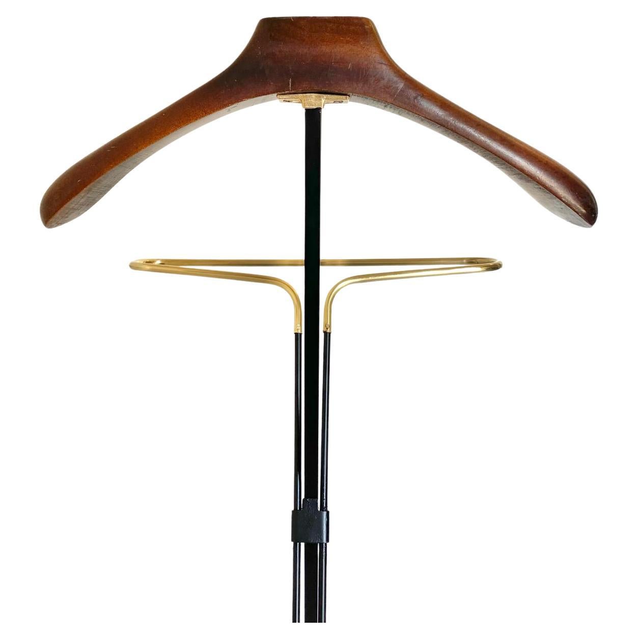Vintage folding valet stand in wood, iron and brass, Reguitti, Italy 1950s For Sale 4