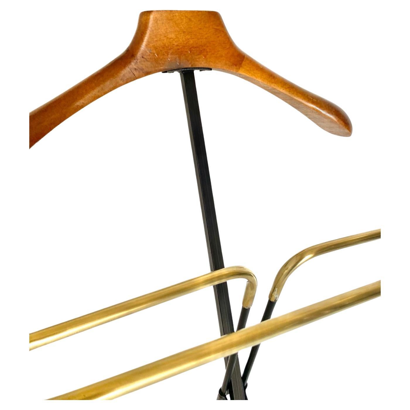 Vintage folding valet stand in wood, iron and brass, Reguitti, Italy 1950s For Sale 4