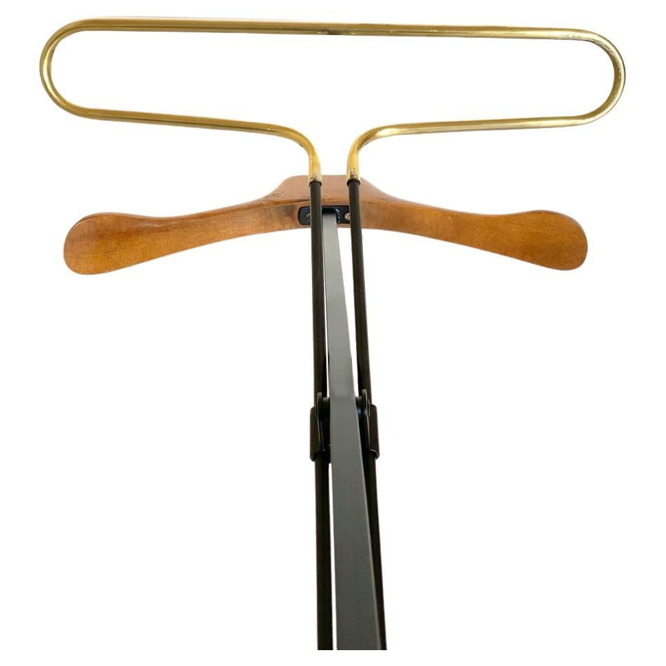 Vintage folding valet stand in wood, iron and brass, Reguitti, Italy 1950s For Sale 5