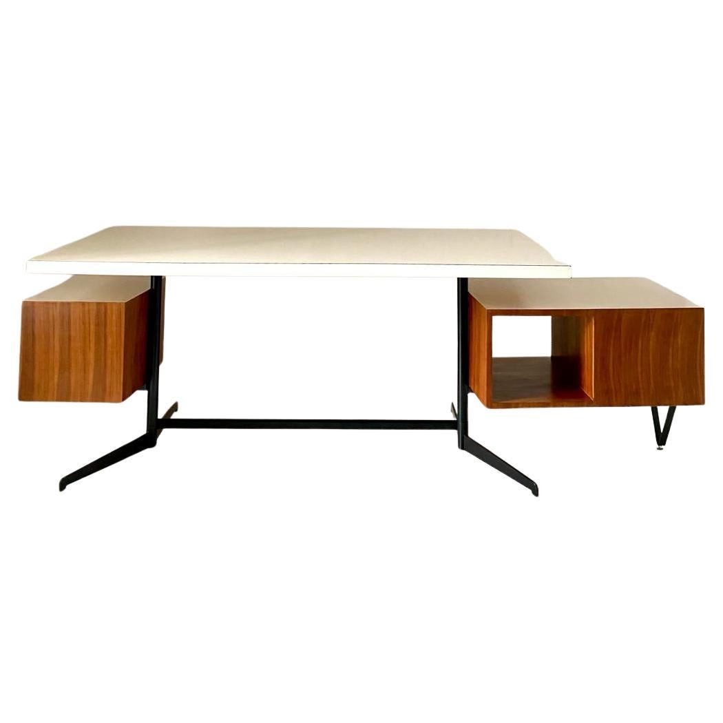 Italian Vintage office desk, Osvaldo Borsani for Tecno, Italy 1960s For Sale