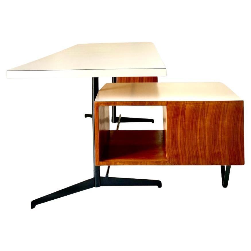 Vintage office desk, Osvaldo Borsani for Tecno, Italy 1960s In Good Condition For Sale In Ceglie Messapica, IT