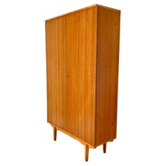 Armario de teca moderno de mediados de siglo de estilo escandinavo, Italia 1960
