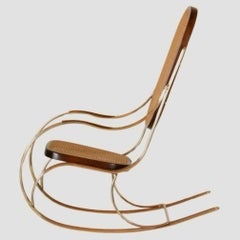 Sedia a dondolo in stile Thonet degli anni ’70, in ottone e vimini, Mid-Century Modern