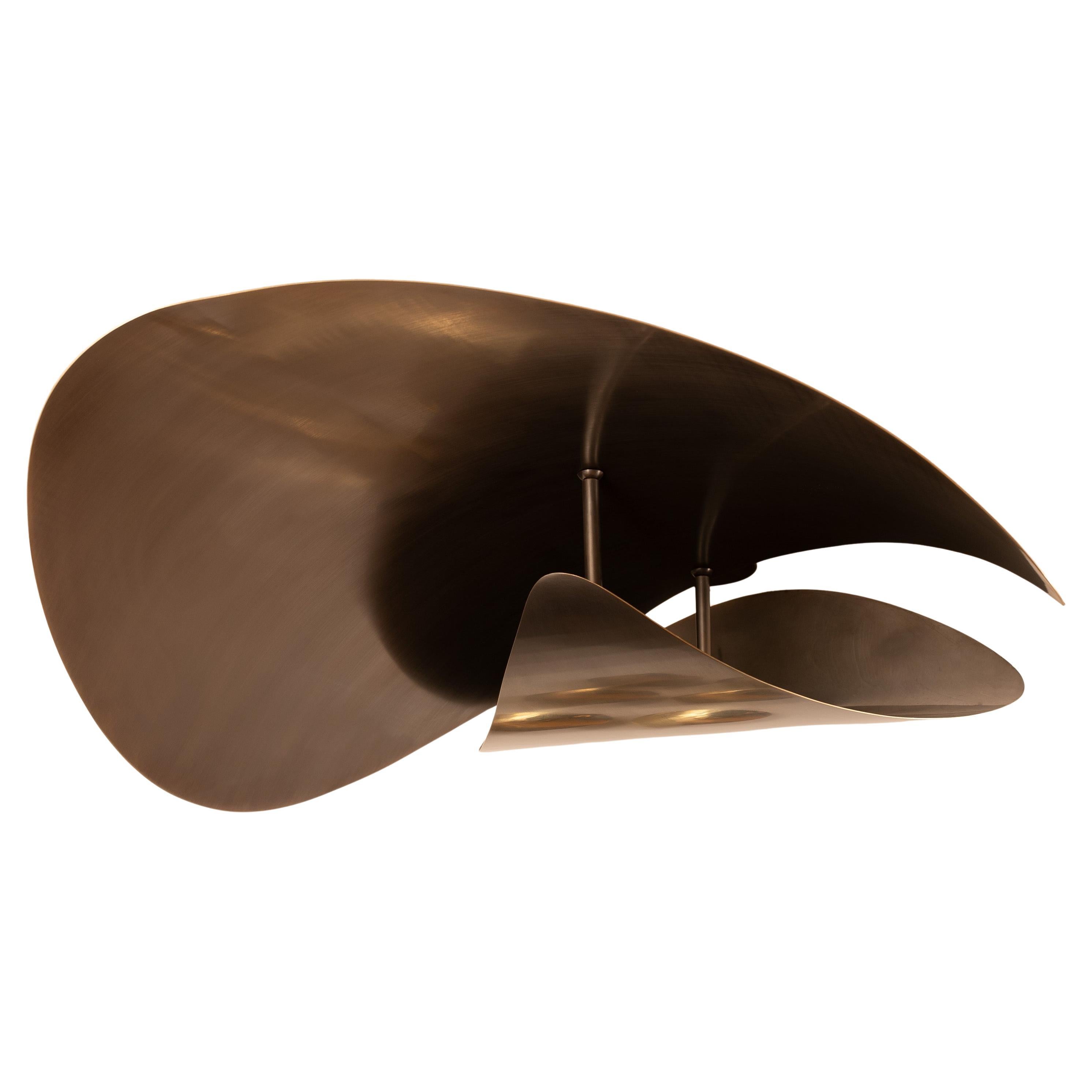 Lampada LED contemporanea Bonnie a 96 cm. Ottone massiccio, fatto a mano in Svezia