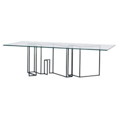 Table à manger moderne signée Ron Gilad pour Dilmos, plateau en verre et piètement en fer laqué