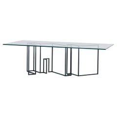 Table à manger moderne signée Ron Gilad pour Dilmos, plateau en verre et piètement en fer laqué