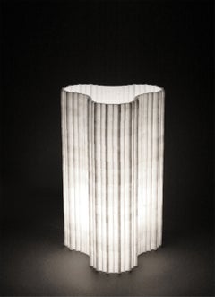 Lámpara de mesa «Stripes» de Paolo Ulian, mármol blanco de Afyon, diseño moderno