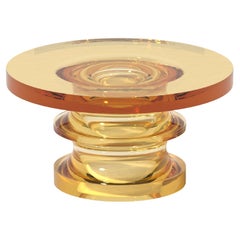 Table basse Echo en jaune topaze, résine de polyuréthane translucide, Ian Cochran