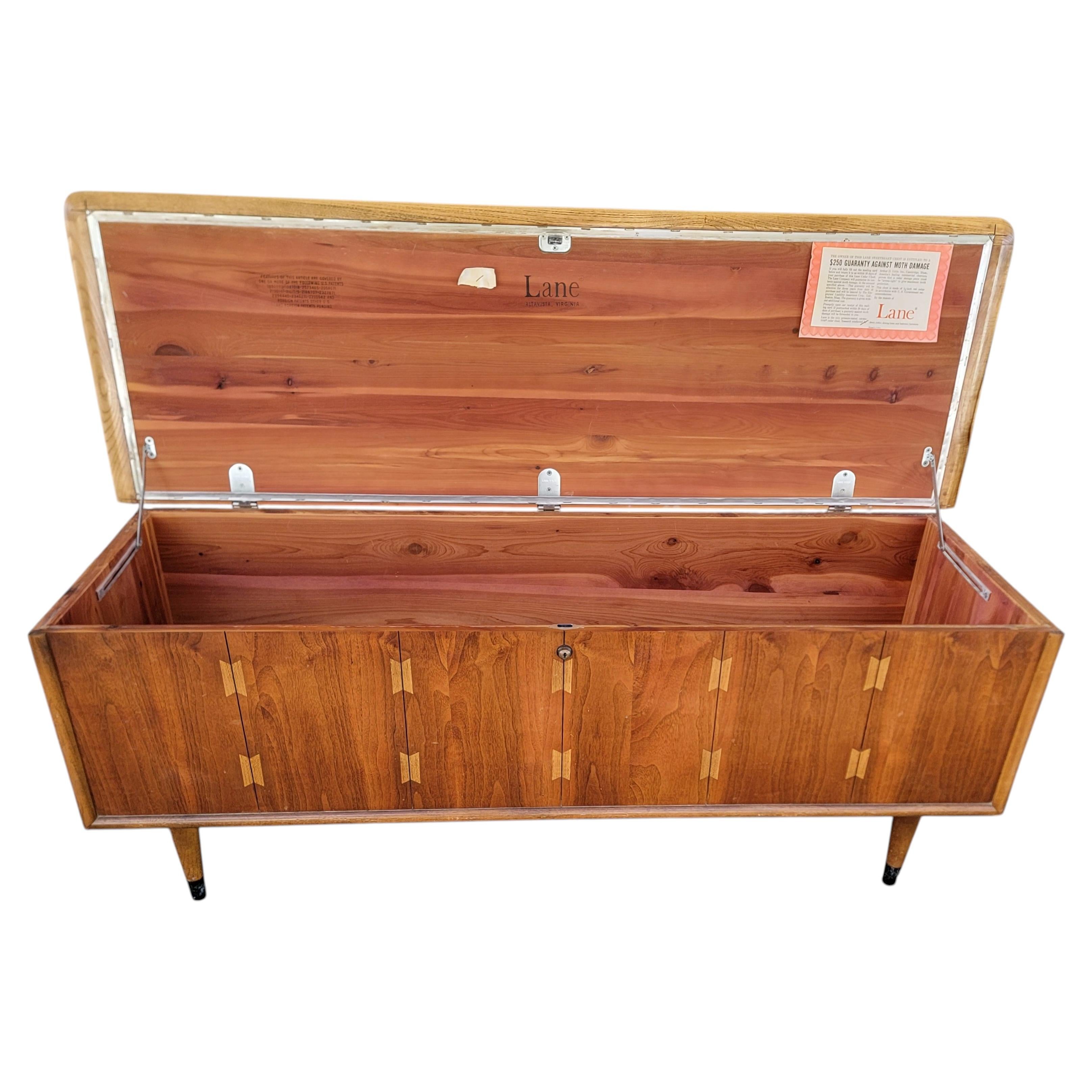Lane Acclaim Cedar Trunk / Blanket / Hope Chest For Sale