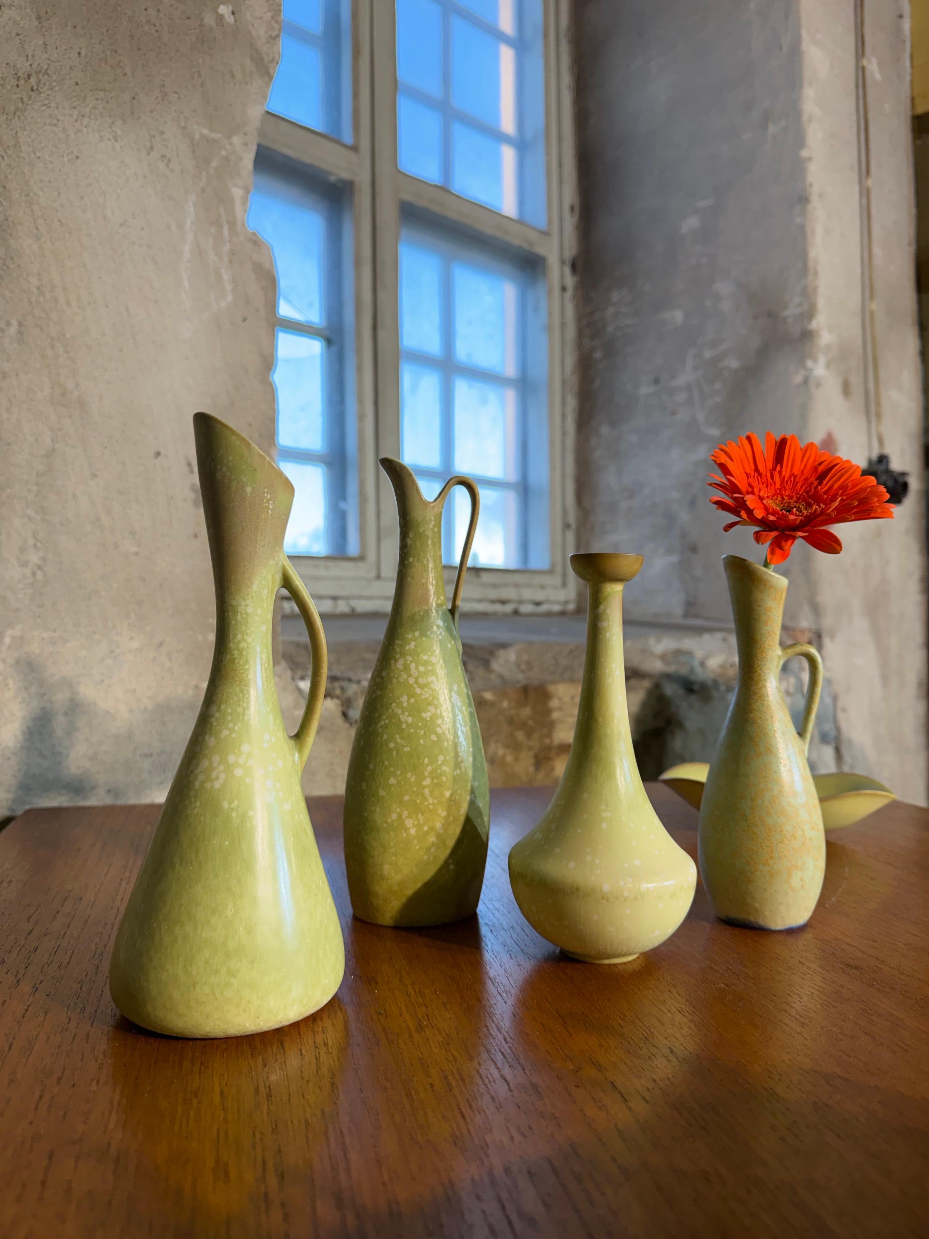 XX secolo Gruppo di 4 vasi a macchie verdi Ceramica, Rörstrand - Gunnar Nylund in vendita