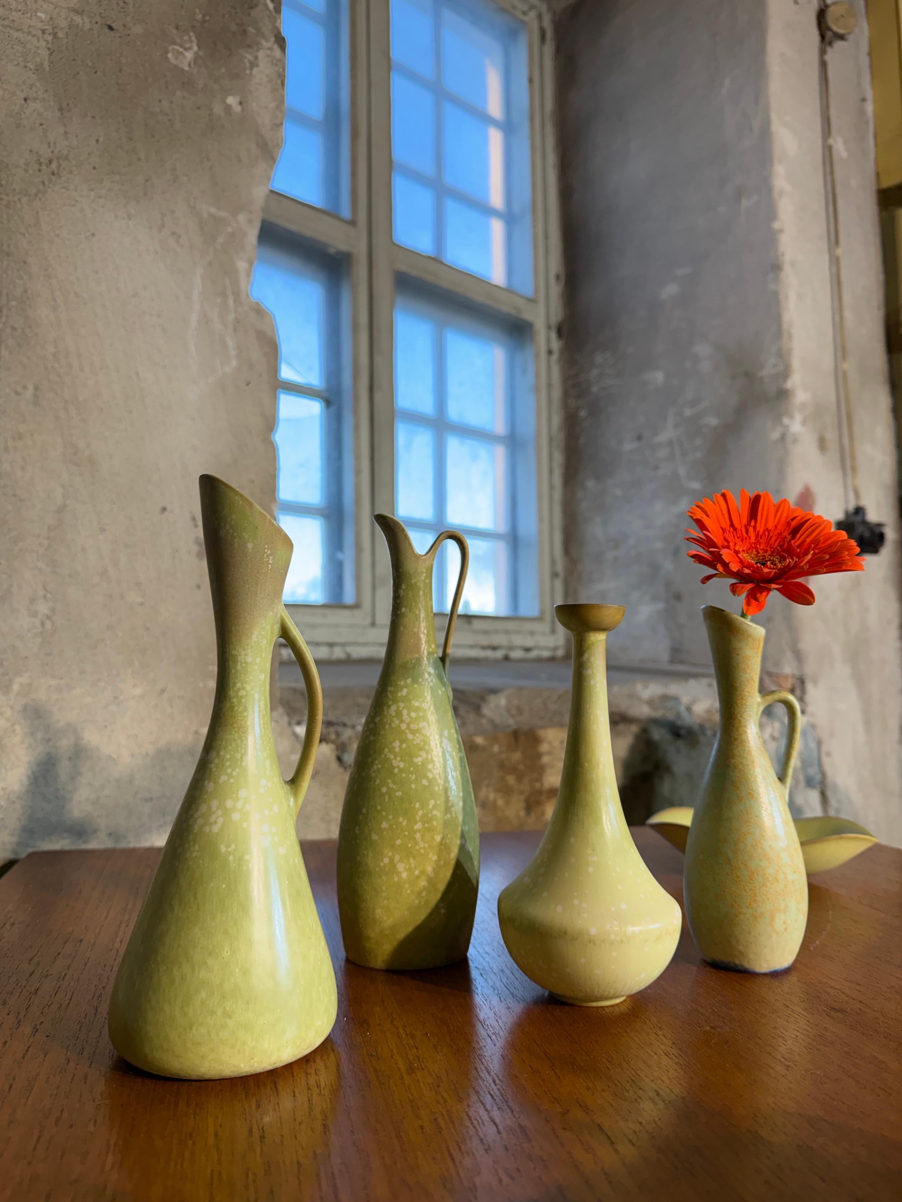 Gruppo di 4 vasi a macchie verdi Ceramica, Rörstrand - Gunnar Nylund In condizioni ottime in vendita a Stockholm, SE