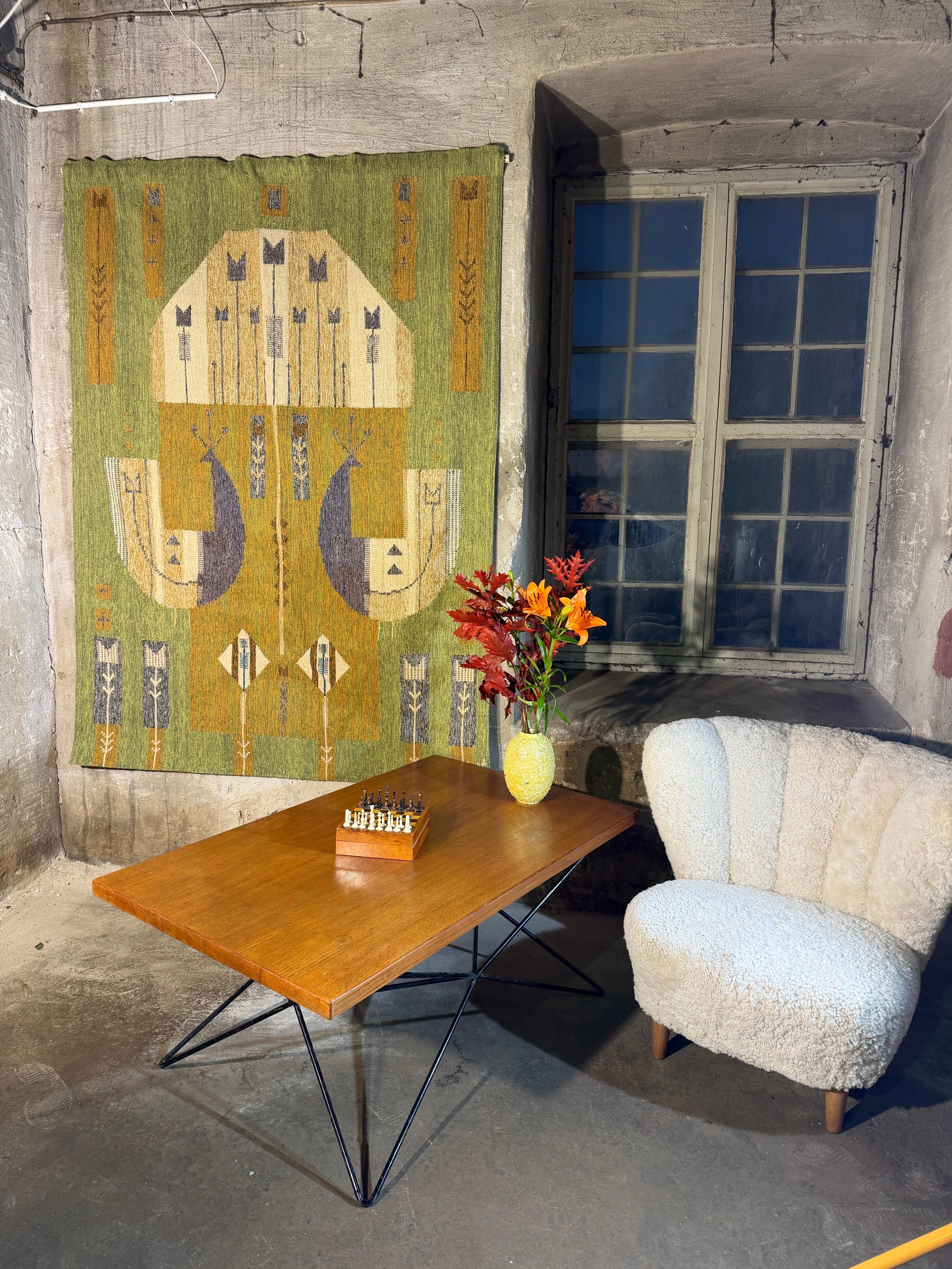 Éva Németh - Grüner Flachgewebeteppich mit Vögeln - Ungarn um 1970er (Moderne der Mitte des Jahrhunderts) im Angebot