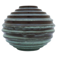 Ewald Dahlskog, Grüne „Lava“-Vase aus dem Art déco, Globose, Bo Fajans, Schweden, 1930er Jahre