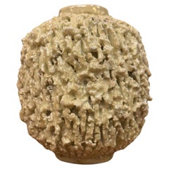 A off-white Luster Hedgehog vase - Chamotte - Gunnar Nylund - Rörstrand
