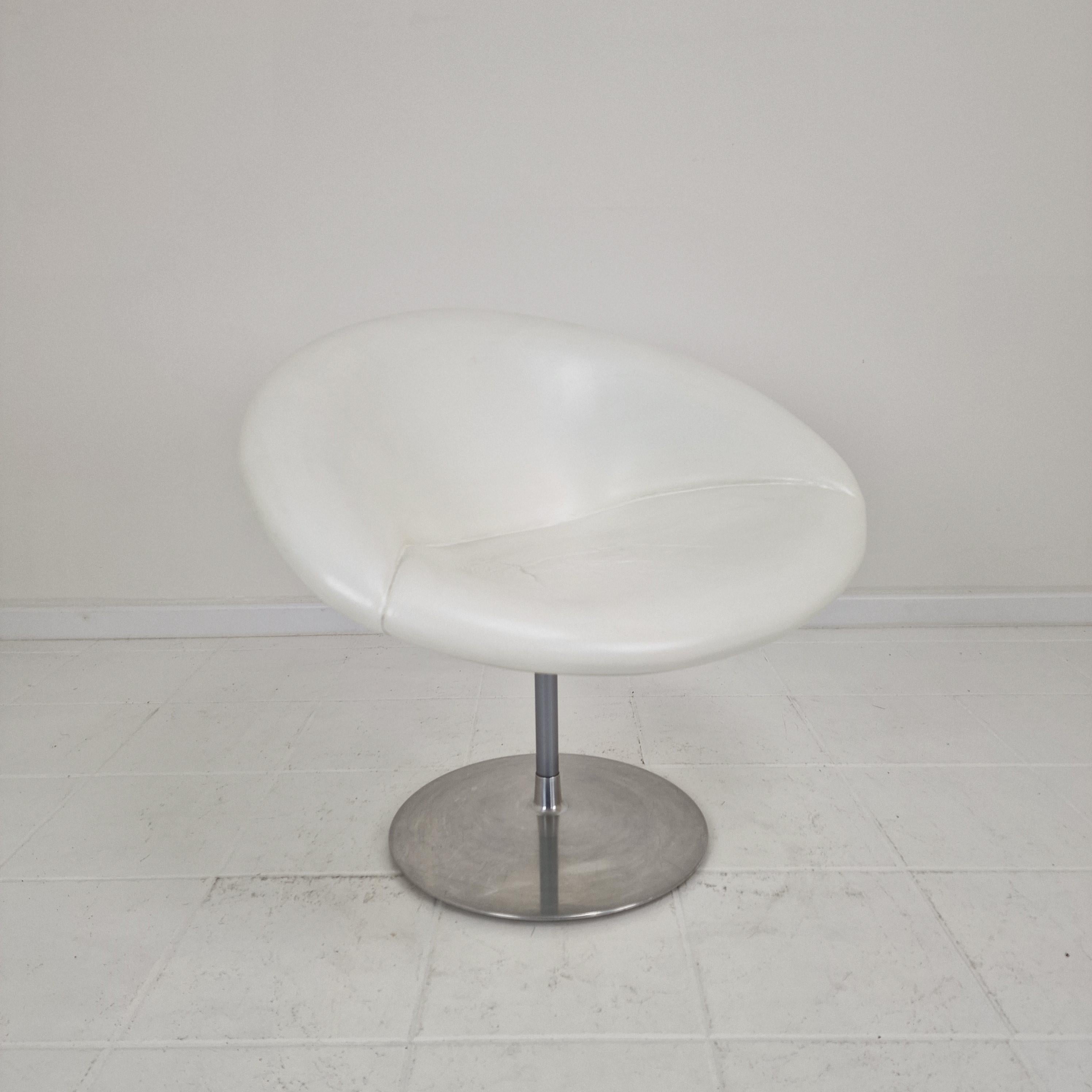Mid-Century moderno Sedia Little Globe di Artifort di Pierre Paulin in pelle, anni '80 in vendita