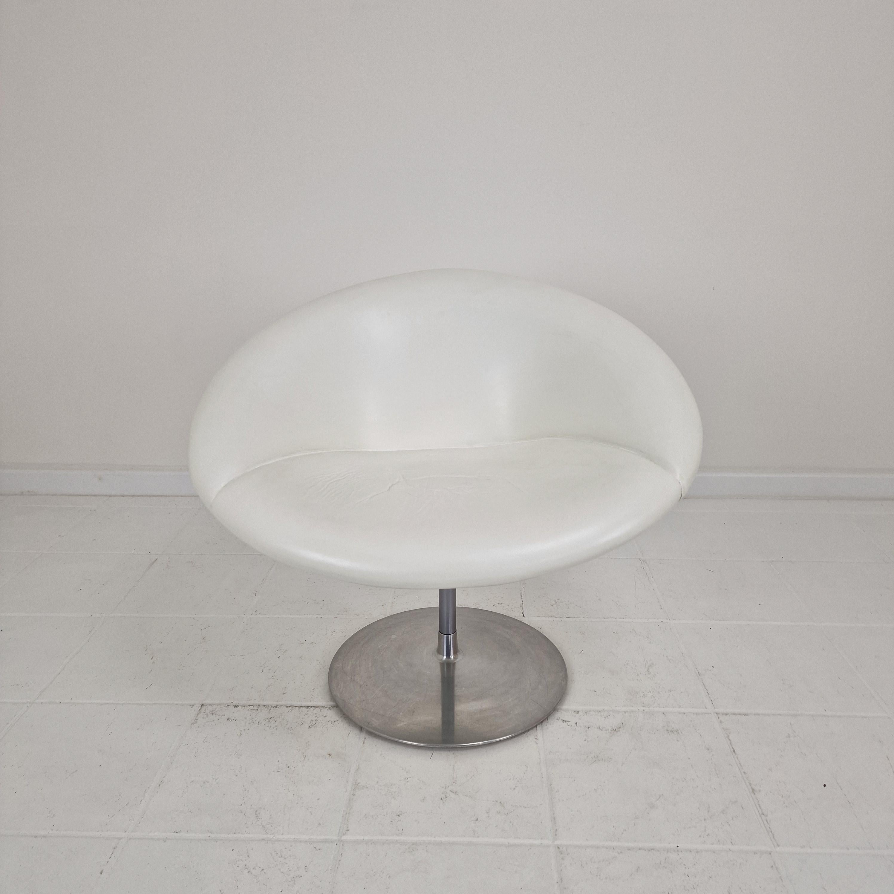 Sedia Little Globe di Artifort di Pierre Paulin in pelle, anni '80 In condizioni buone in vendita a Oud Beijerland, NL