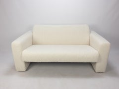 Artifort Model 691 Two-Seat Bench, Reupholstered in Soft Bouclé fabric, 1980s