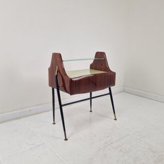 Exclusive Italian Mid-Century Nightstand Side Table Style of Ico Parisi, 1950's