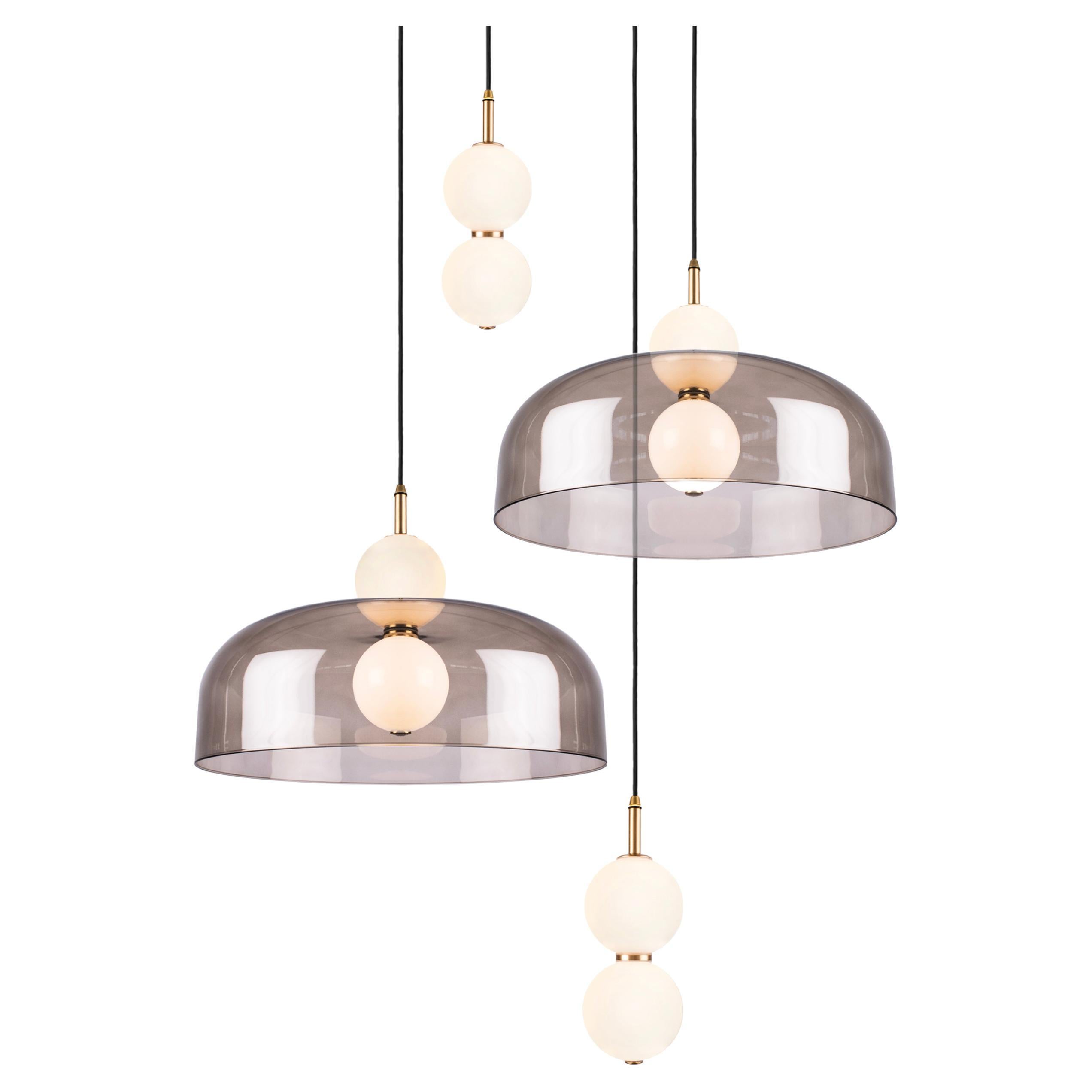 Echo 4-Piece, Lampada e paralume. Orbite in vetro opalino, paralume fumé e dettagli in ottone