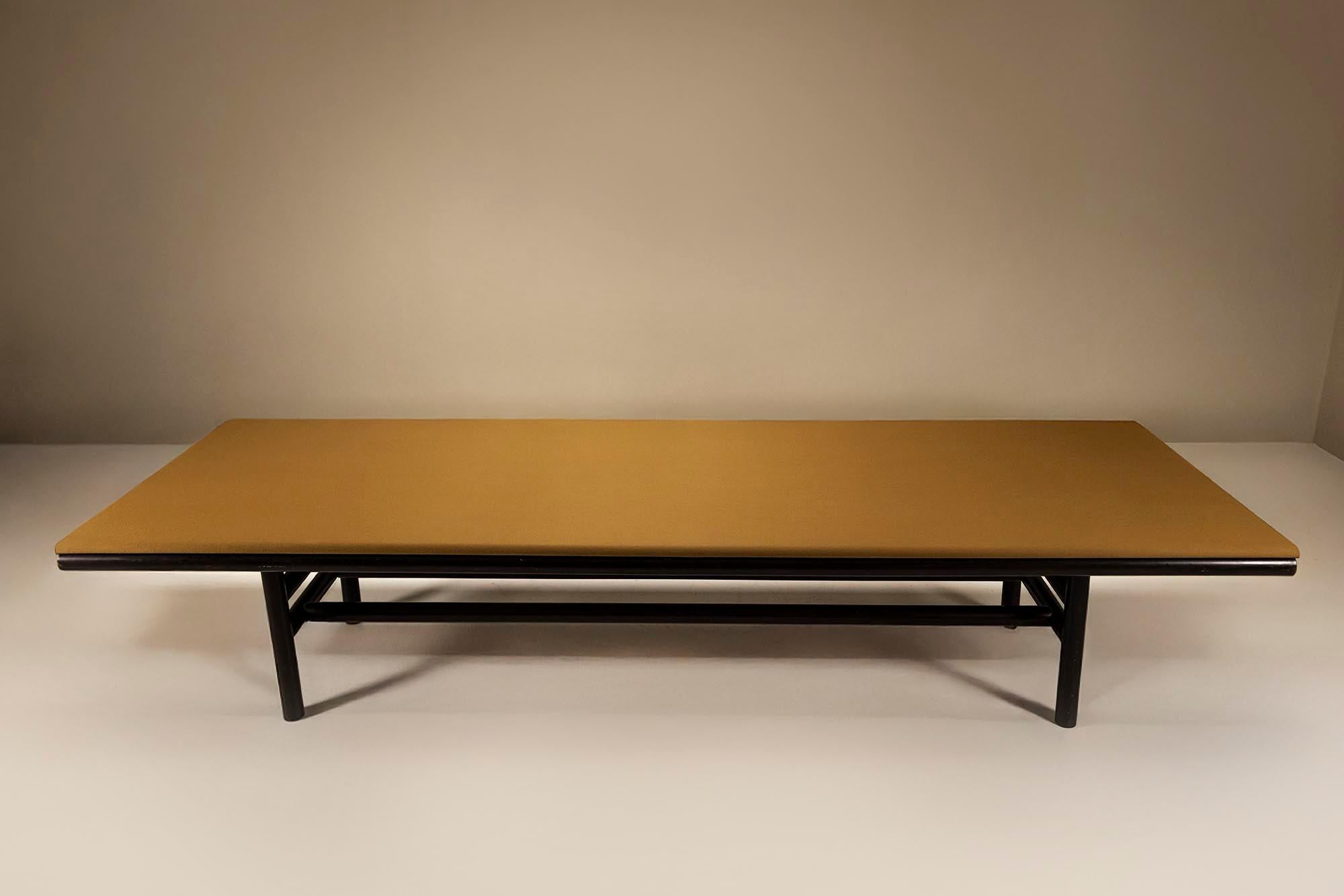 A fine example of architectural sensitivity translated into furniture, the Gritti table by Carlo Scarpa reveals its full presence in space. Part of the Simon collection, it is a piece that shows how thoughtful proportion and bold materials can work
