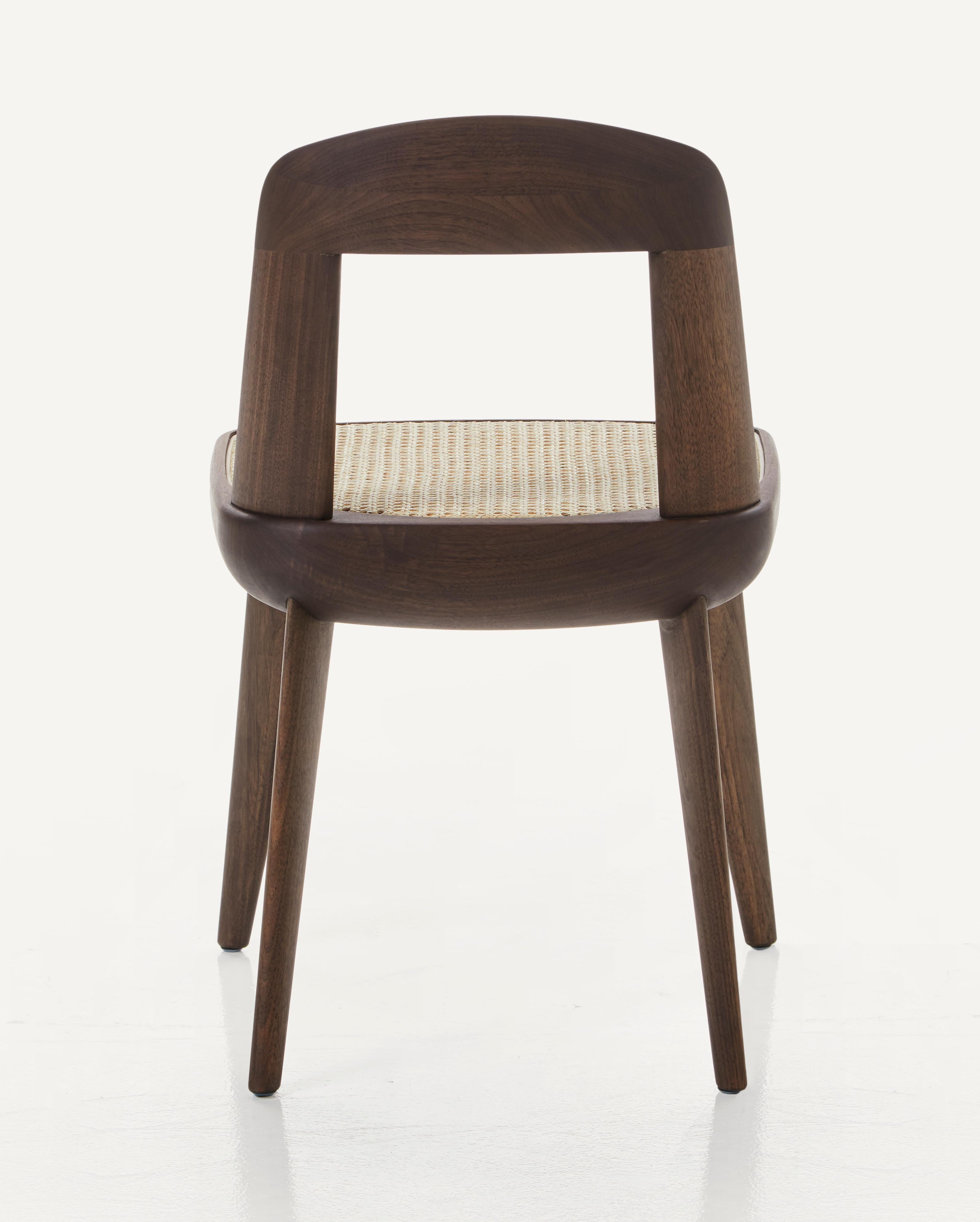En vente : Brown (Wood Walnut Black Oil) Chaise brutaliste sans bras en bois massif avec assise en rotin conçue par Craig Bassam 4