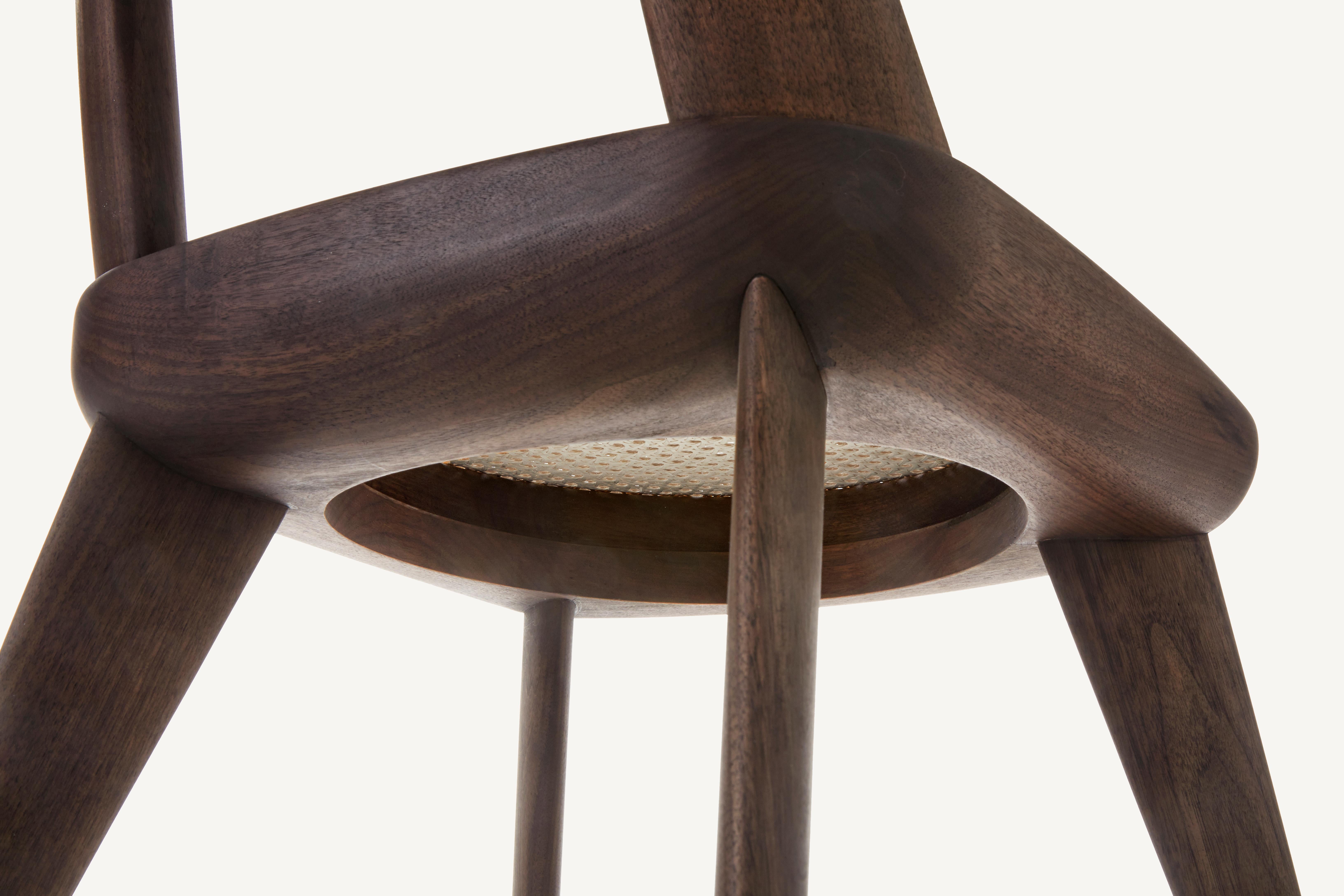 En vente : Brown (Wood Walnut Black Oil) Chaise brutaliste sans bras en bois massif avec assise en rotin conçue par Craig Bassam 7